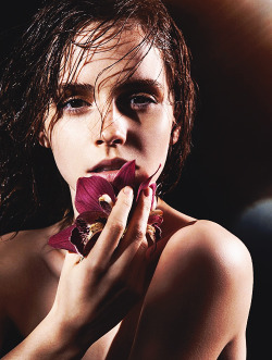 kubirestyle:   adoring-emma:  Natural Beauty by James Houston  Emma Watson 