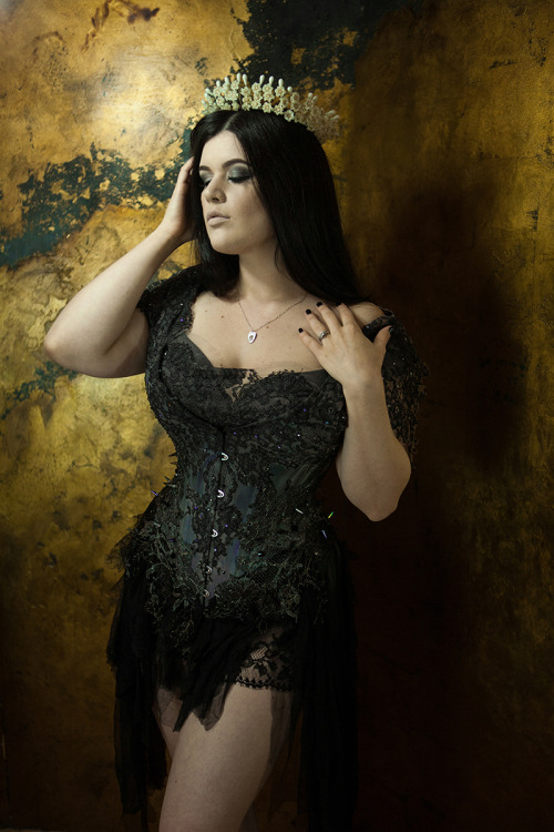 knickerbockerstories: Knickerbocker Stories: Up Close: Gothic Princess Corset ‘Gothic Princess