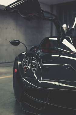 imposingtrends:  Pagani Huayra | ImposingTrends | Facebook | Instagram