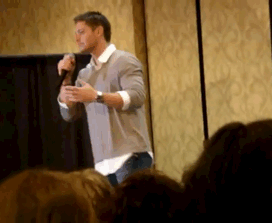 stayclassysupernatural:Fan tricks Jensen Ackles into saying I love you