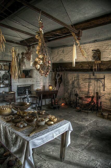 decayingleafs:  Now this is beautiful. Kitchen Witches have the most neatest and