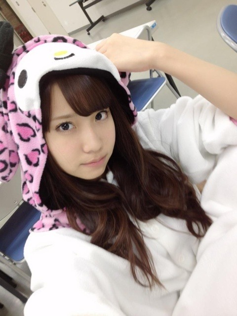 34nancha:  02.02 #永尾まりや まいめろ握手会でした！みおりとお揃いでマイメロディでした♪走れペンギンおめでとうと沢山の方に言われたよ！ありがとうございます♪(