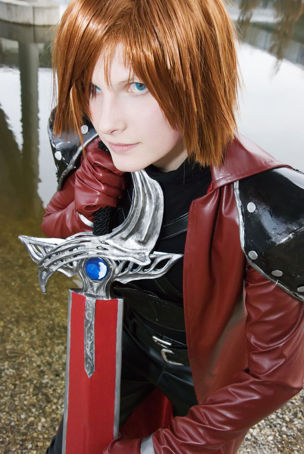 cosplaycreativity:  This is the new hero. Genesis RhapsodosFinal Fantasy Crisis Core