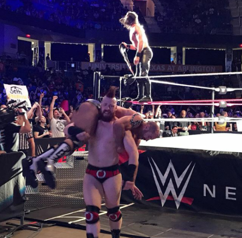 deidrelovessheamus:  Cesaro needed to be carried out of #WWEArlington tonight by Sheamus. These two are just the greatest together!