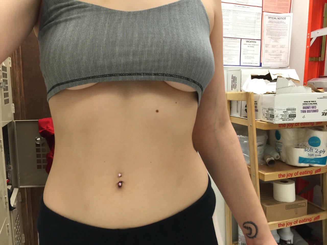 littlesexpet:  When ur at work and all you want to do is take nudes