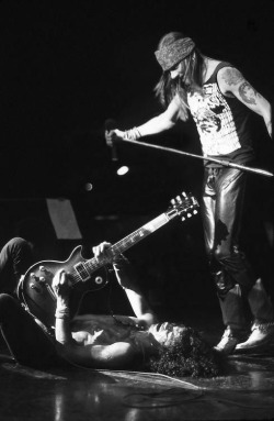 rocknrollcanneverdie:  Slash and Axl Rose