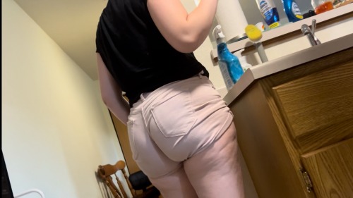 What Would You Do To This Dumb Slut And Those Big Round Ass Cheeks? She’s Got Nothing To Hide, Including