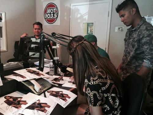 villegas-news:   @JASMINEVILLEGAS: Here @Hot_1035 hanging with the crew! @sugabearonair