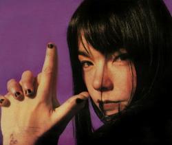 jinxproof:  Björk, 1995ph. Steve Gullick