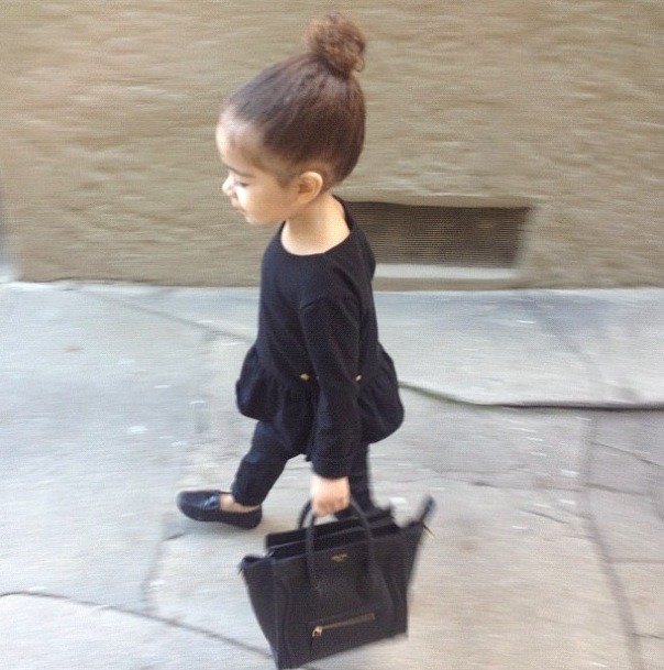 v-is:  fawun:  This makes me want to cry ahah  she looks like my first cousin, ahha,
