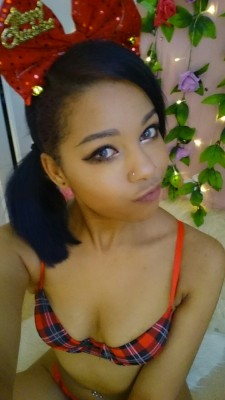 cherrychisa:  It’s xmas day so I look silly again :p http://MFC.im/cherrychisa 