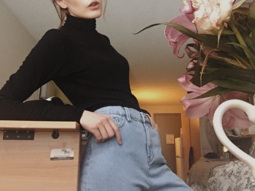 christiescloset: Mom jeans on a Sunday