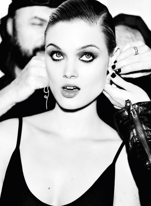 edenliaothewomb:    Bella Heathcote, photographed by Ellen von Unwerth for Vs., spring/summer 2016.   