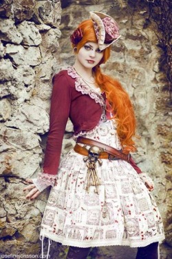 steampunk-girl:  Steampunk Girl http://tinyurl.com/ho9prs5