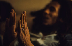 jahblessbobmarley:   Think people. Use your brain.   - Bob Marley  