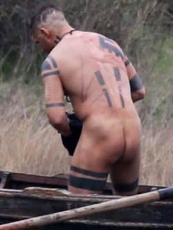 celebritymeat:  Tom Hardy.