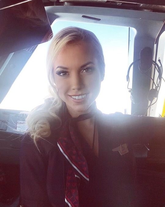winged-perfection:  Lauren - busty hot hosty from Delta Airlines 