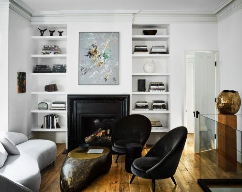 abismo-sideral:  The townhouse of designer Nicole Hollis in San Francisco is hard to miss walking through the famous Pacific Heights – and it’s not about the glorious architecture of 1870 (it is indeed delightful), but primarily because of black,