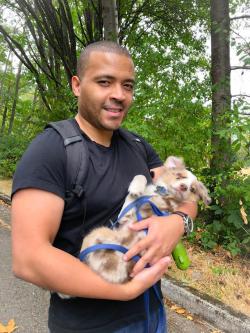 awwww-cute:  My dog also likes hiking. He doesn’t have hip problems, he’s just lazy sometimes. (Source: https://ift.tt/2wyFug7)