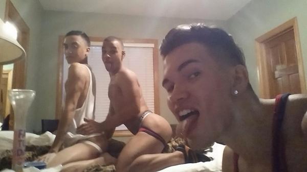 maliboojim:  Lick lick yum yum! Check out my blog : Maliboojim.Tumblr.com