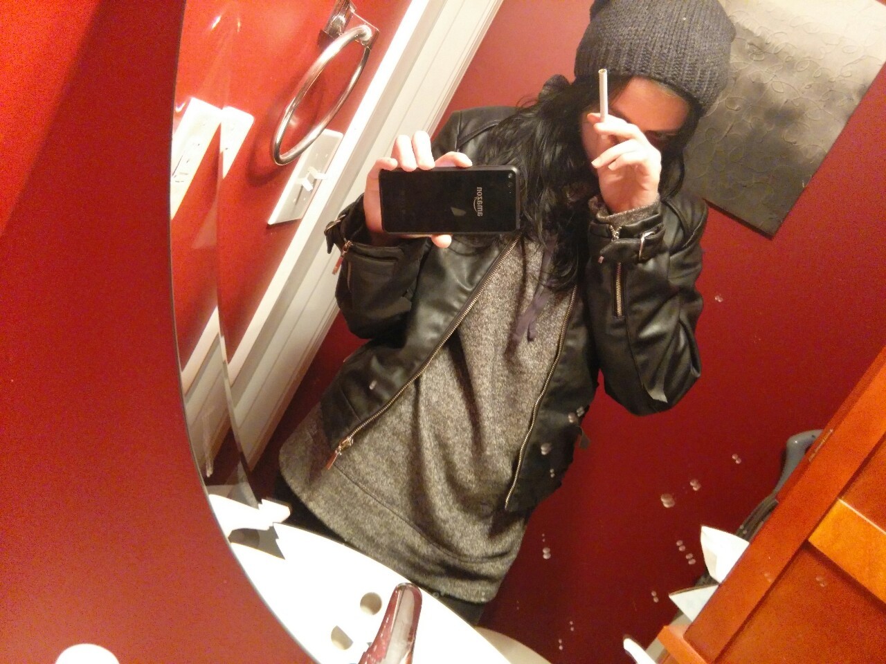 lilyf0xx:  Closest to a face selfie ill probably ever post.