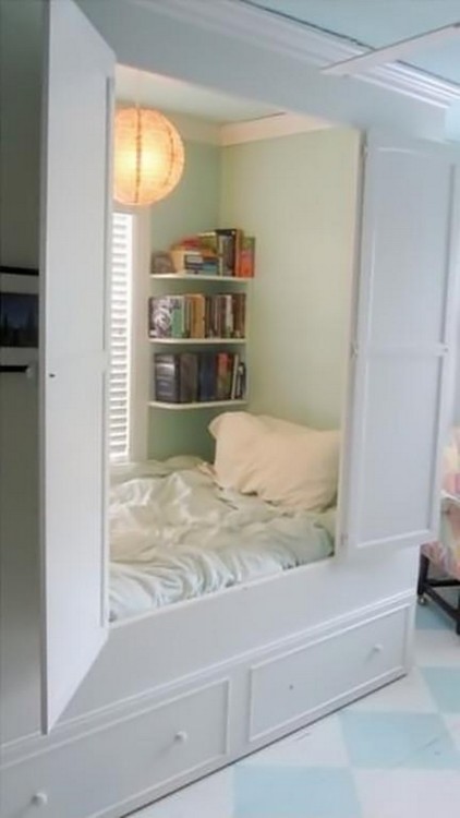 purpleyin:yourkingandqueen:dbvictoria:Incredible bedsI love the bed fandomI seriously want like a co