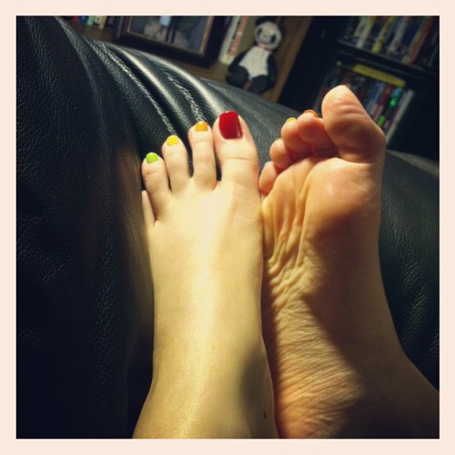 :) good night #soles #rainbowtoes #barefoot #feet #footfetish