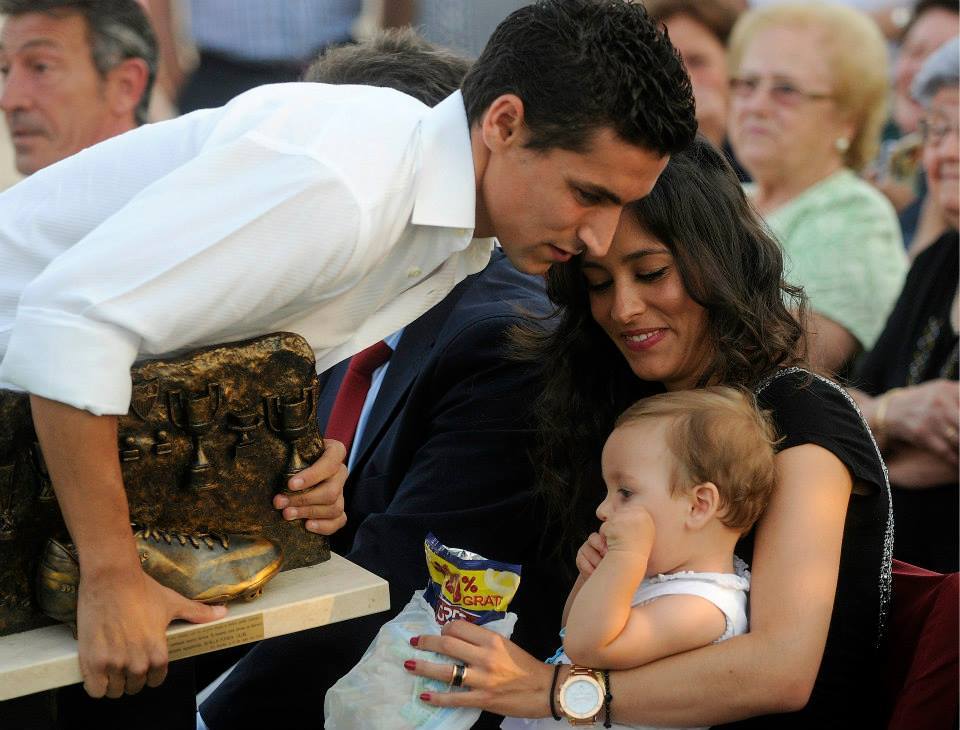Jesus Navas with his wife and son. (Credit: Tumblr)