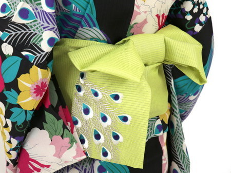 Is it too early for yukata?Um, no! XD Machigiya is offering this incredibly retro-coo