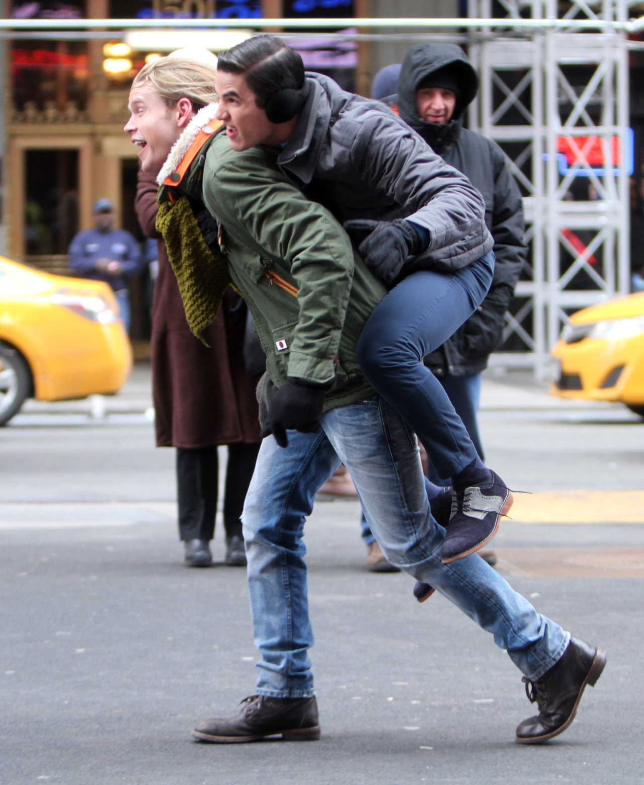 daxterdd:  [UHQ] March 13, 2014: Darren Criss and Chord Overstreet on the set of