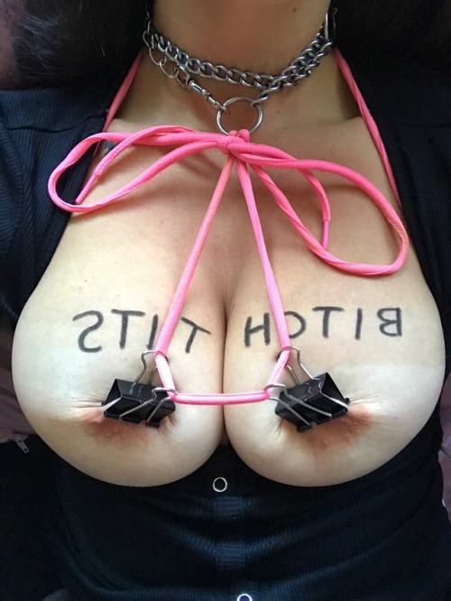 urbbydollx188:Stupid bitchtits tying up her sag bags to look better