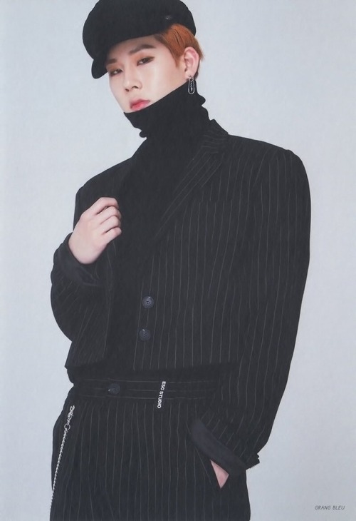 fymonsta-x:(SCAN) MONSTA X 2019 Season’s Greetings - JooheonScan credit: @grang_bleu_