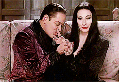evilonyx:  foreverglfan:  close-your-eyes-and-dreamx:  Gomez and Morticia : Eternal love.  Just give me a little of that in a relationship and I’ll be content :)   Perfect Couple 