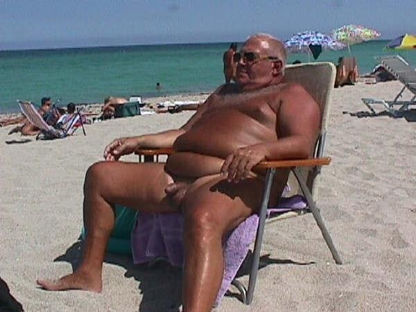Chubby Daddy Watching Society