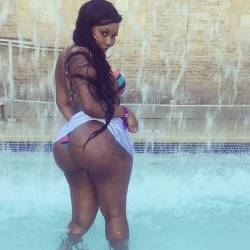 kornbredfed:  K O R N B R E D F E D @keemss___ @keemss___  #thickAf #ebonybeauty #eyecandy #kornbredfedgirl #thickerthanasnicker #phatasses #eyecandy  (at Las Vegas, Nevada)