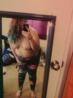 bbwgirlsgonewild:  I [f]ucking love space. And tights. And space tights.