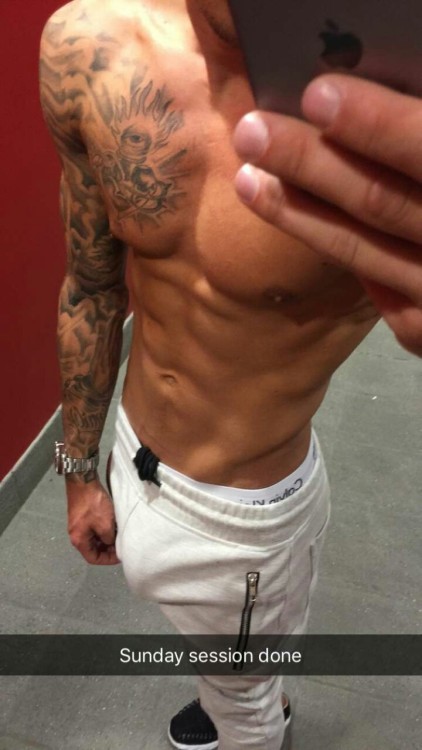 guytography:  Jude More ShirtlessTake a look at the last three pics. Do ya’ll see what I see?