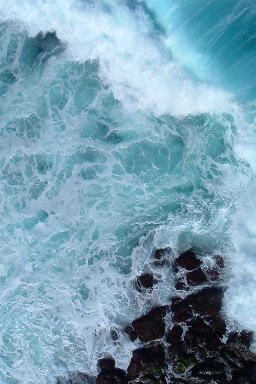 vurtual:  breaking wave (by Haiku Garry)