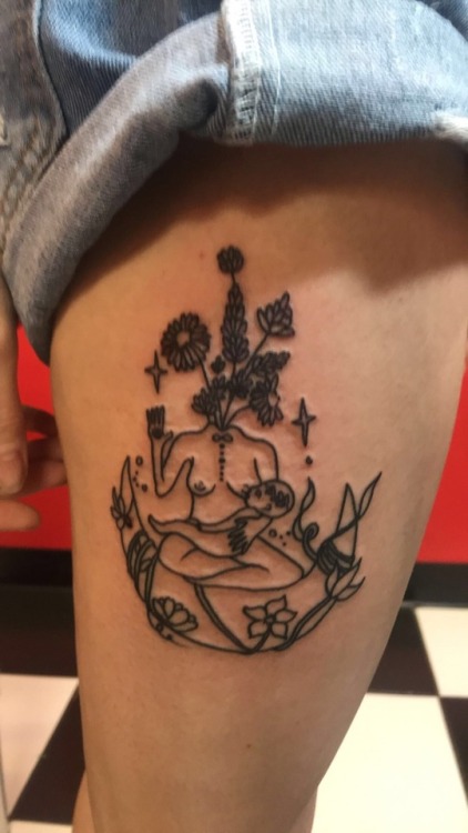 finallllyyyy got my breastfeeding tattoo. I’ve wanted this for a little over a year. I don&rsq
