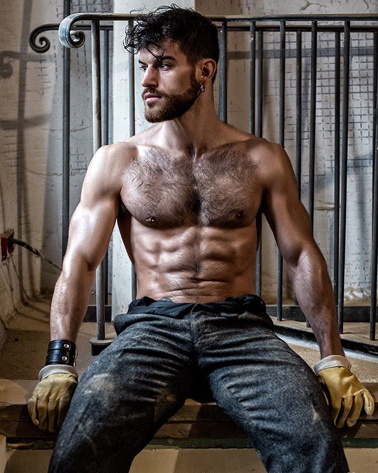 Follow my two hairy men blogs:http://sambrcln.tumblr.comhttp://hairysex.tumblr.com