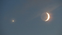 artglow:  the moon & venus