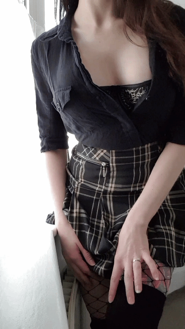 little-lady89:  Bit of a throwback for fishnet Friday 😉