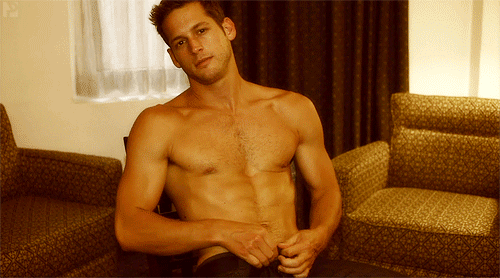 poisonparadise-has-moved:  Max Emerson gets completely naked the second episode of