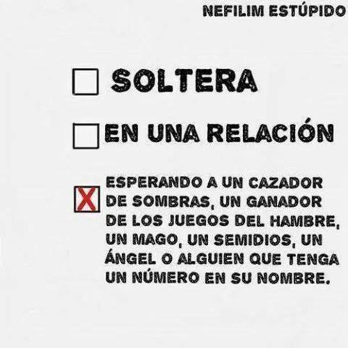llorar-por-los-ojos:  pianoand1d:  digamos que espero a PEETEA MELLARK &lt;3