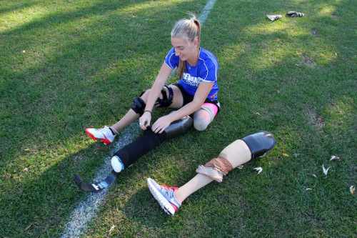 oats-n-whoas:  runningtheremedy:  blondebarbells:  lawgirlrunning:  unusual-passions:  Badly injured at a fundraising car wash. Lost leg but returned to soccer and is now playing at the college level.  BAD. ASS. Tears in my eyes a little. Good reminder