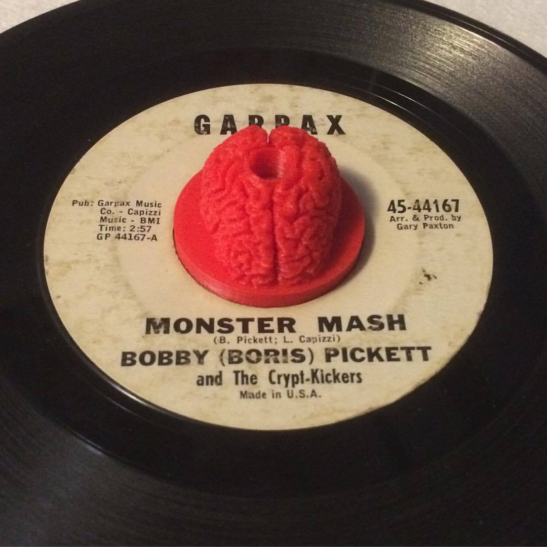 learntobabble:  The perfect record for testing out my new 3D printed 45 adapter.