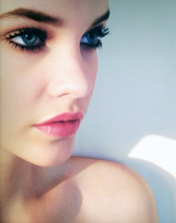 babygirlssweetsurrender:  Barbara Palvin