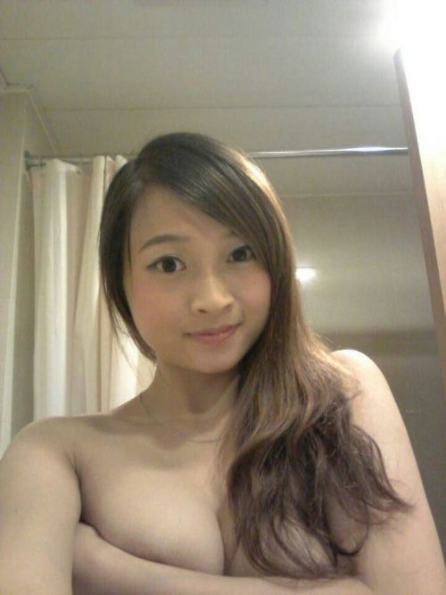 icameltoehunter:  Sg gal leaked photos