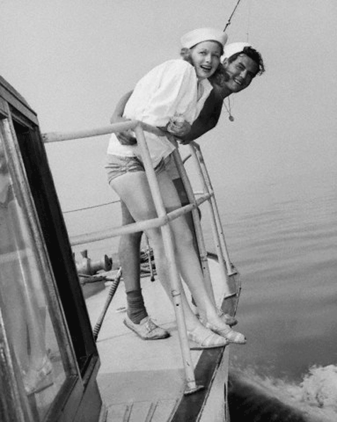 bettyjoansperske:  On holiday with Desi &amp; Lucy (1943) 