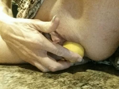 pussyonthemind:  Lemon aid!  